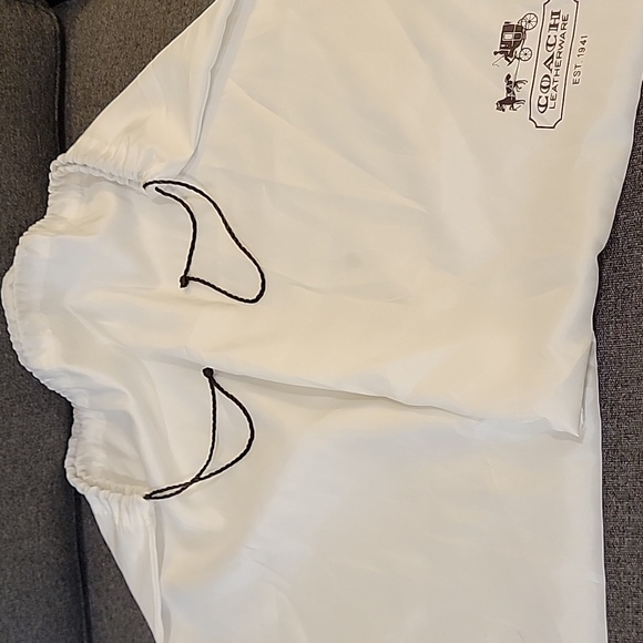 Coach Pink Patent Leather Shoulder Bag With Dust Bag - Picture 11 of 13